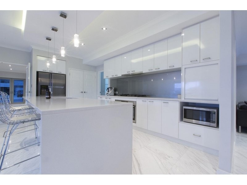 19 Fernando Parkway, Iluka WA 6028