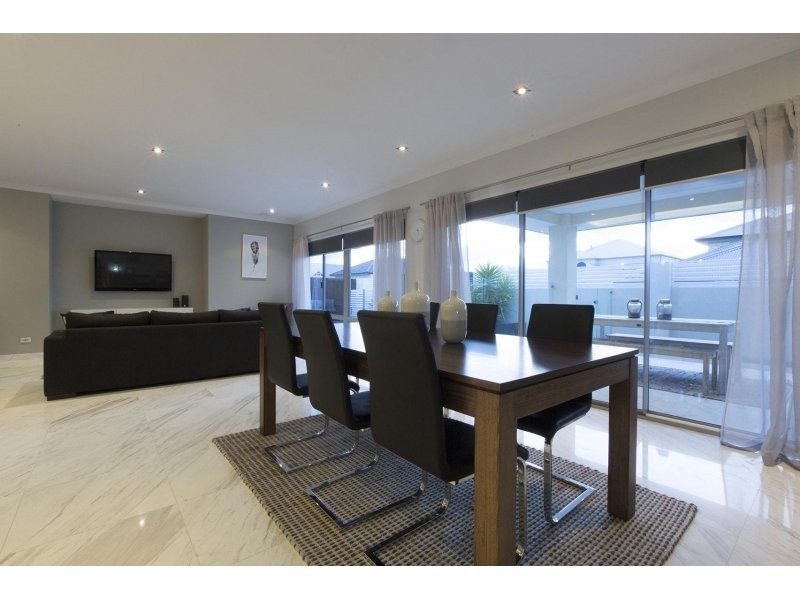 19 Fernando Parkway, Iluka WA 6028