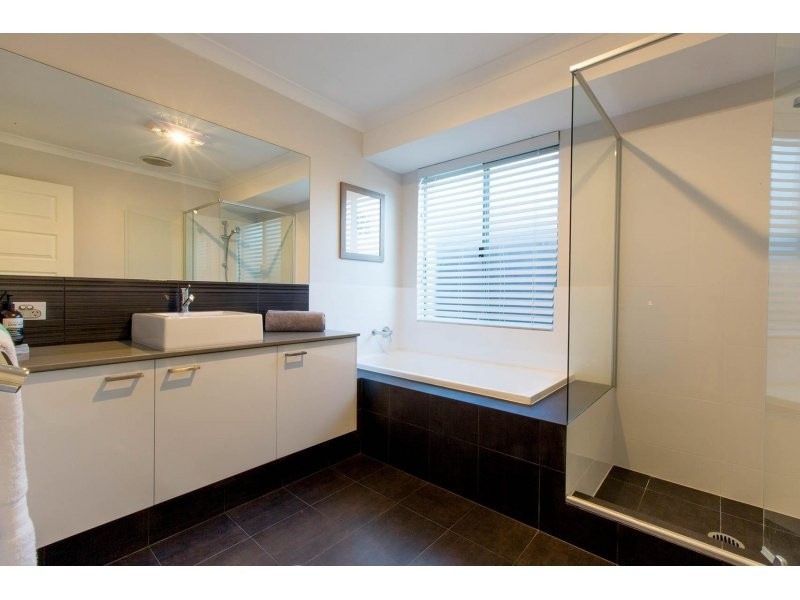 19 Fernando Parkway, Iluka WA 6028