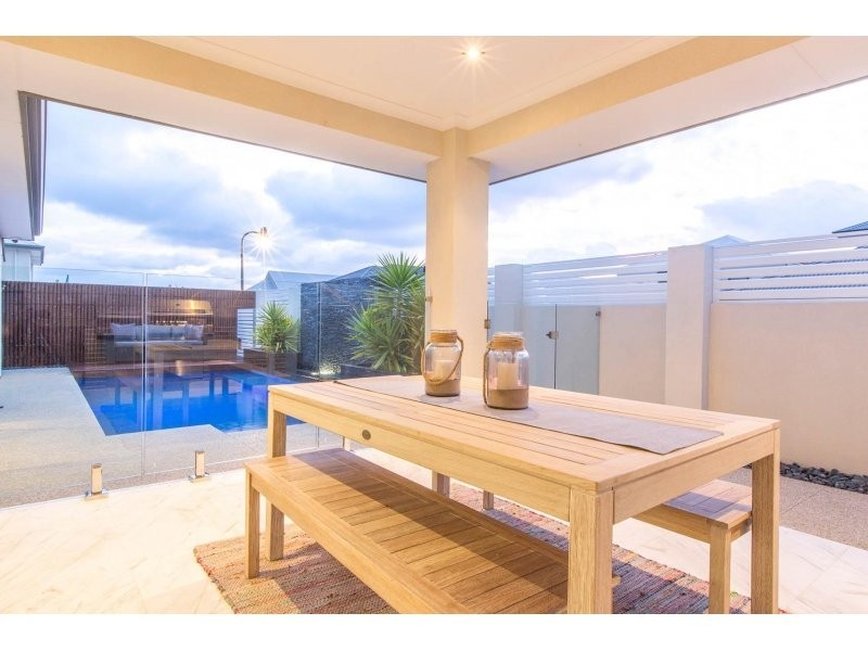 19 Fernando Parkway, Iluka WA 6028