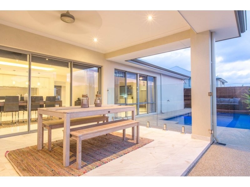 19 Fernando Parkway, Iluka WA 6028