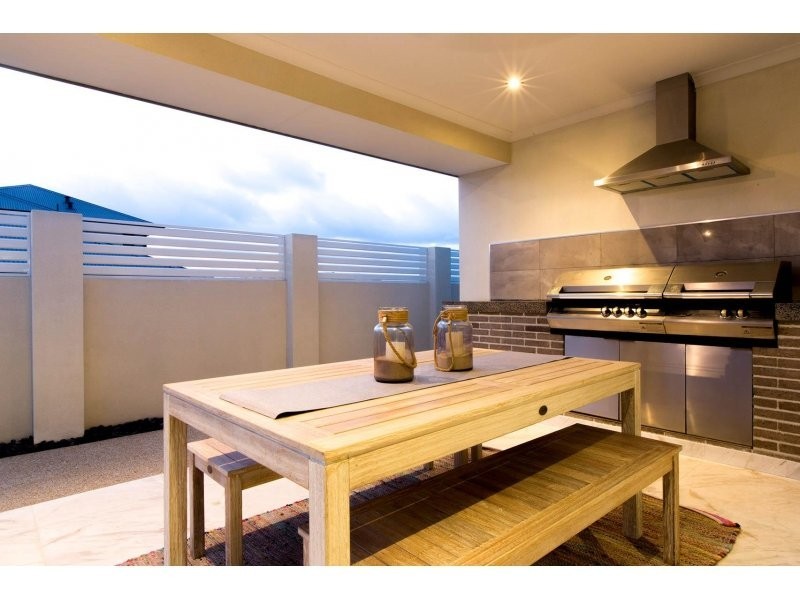 19 Fernando Parkway, Iluka WA 6028