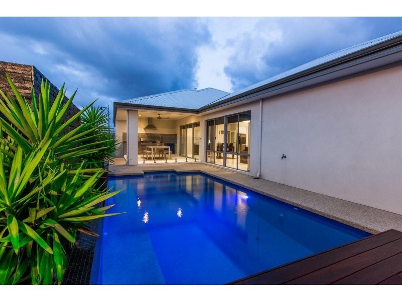 19 Fernando Parkway, Iluka WA 6028