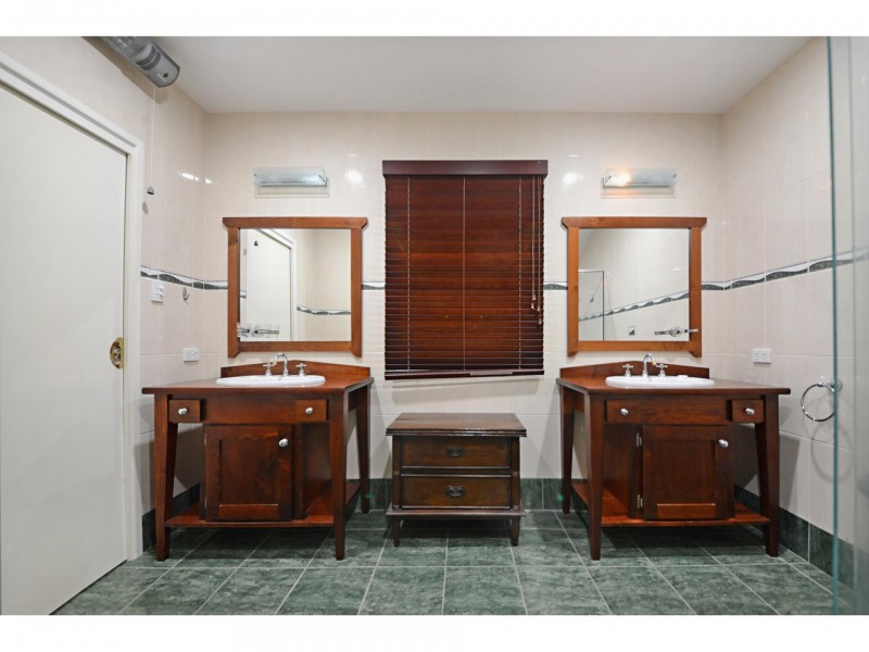 4 Airlie Crescent, Airlie Beach QLD 4802