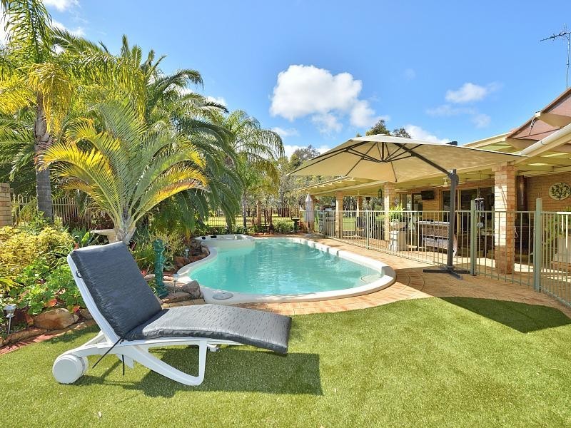 1 Morrel Close, Parklands WA 6180