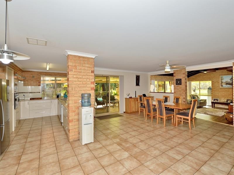 1 Morrel Close, Parklands WA 6180