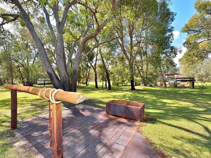 1 Morrel Close, Parklands WA 6180