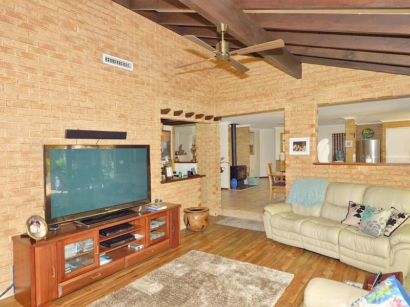 1 Morrel Close, Parklands WA 6180