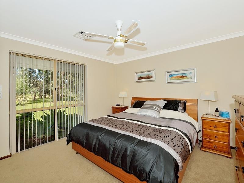 1 Morrel Close, Parklands WA 6180