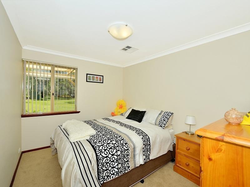 1 Morrel Close, Parklands WA 6180