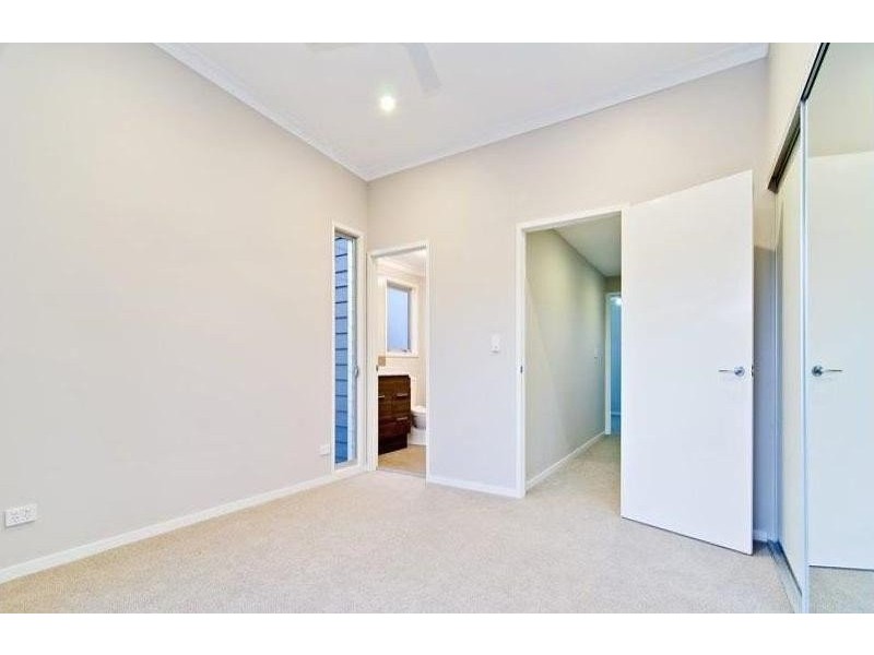 2/11 Lucy Street, Gaythorne QLD 4051