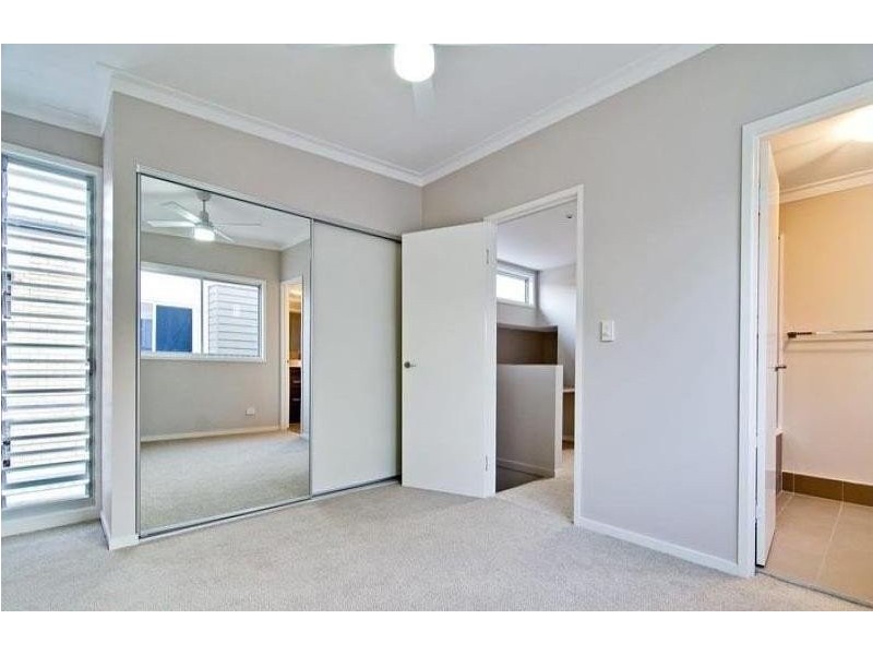 2/11 Lucy Street, Gaythorne QLD 4051