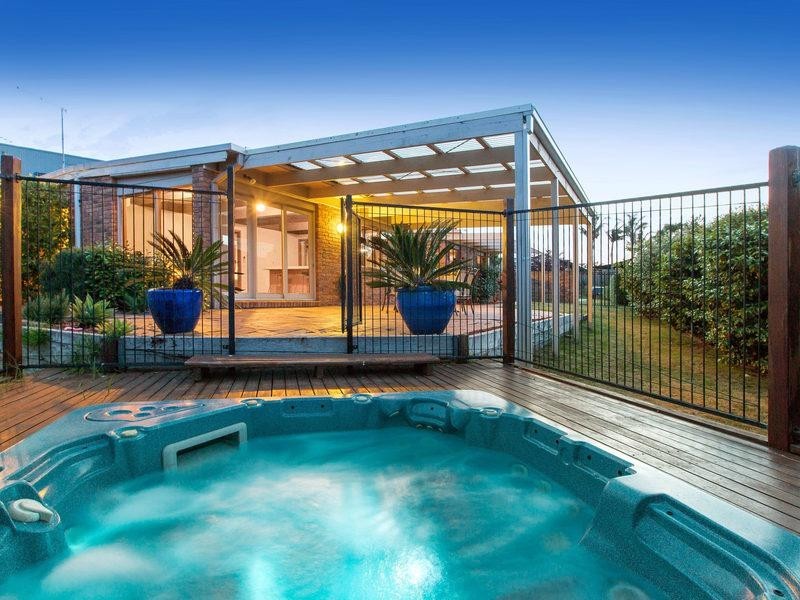 2 Luke Court, Frankston South VIC 3199