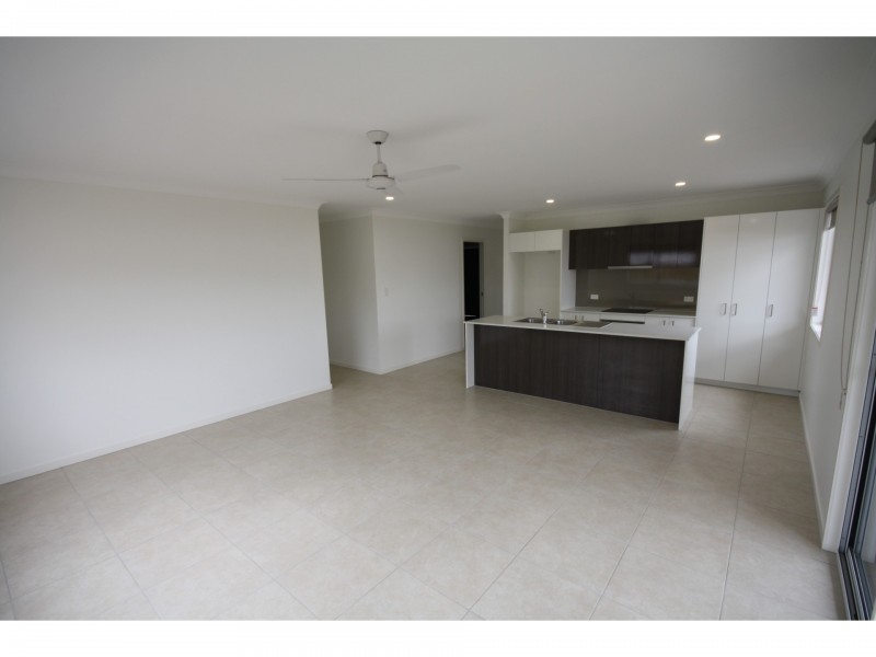 2/3 Grace View Street, Darling Heights QLD 4350