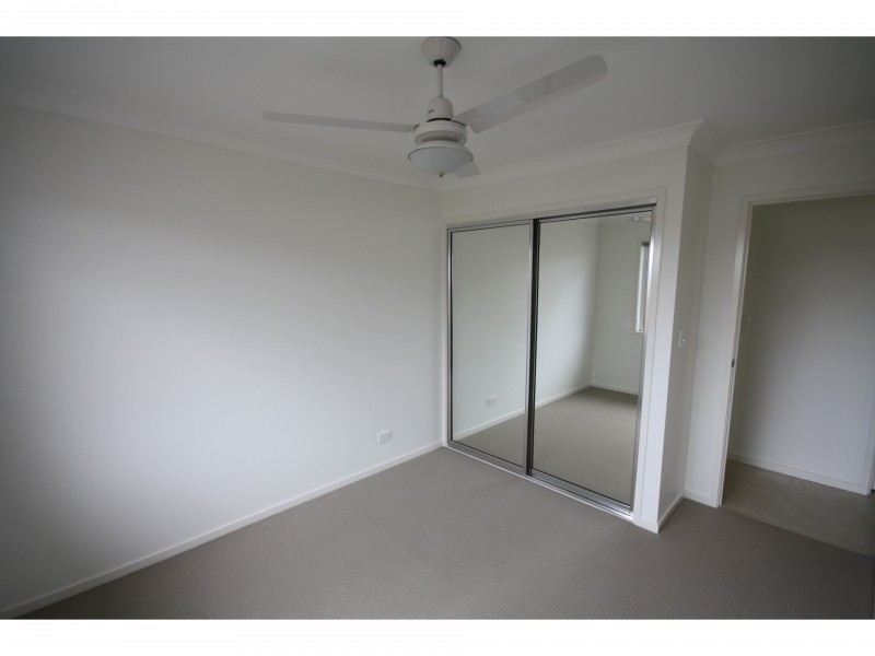 2/3 Grace View Street, Darling Heights QLD 4350