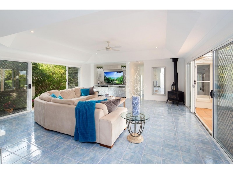 18 Ruth Miller Close, Fig Tree Pocket QLD 4069
