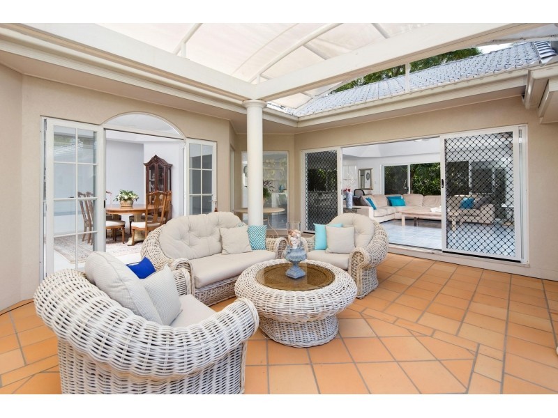 18 Ruth Miller Close, Fig Tree Pocket QLD 4069
