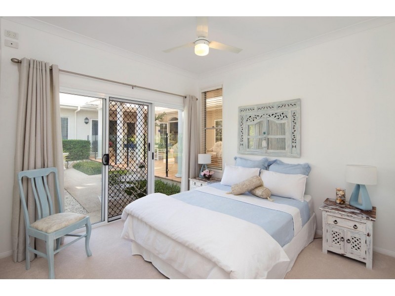 18 Ruth Miller Close, Fig Tree Pocket QLD 4069
