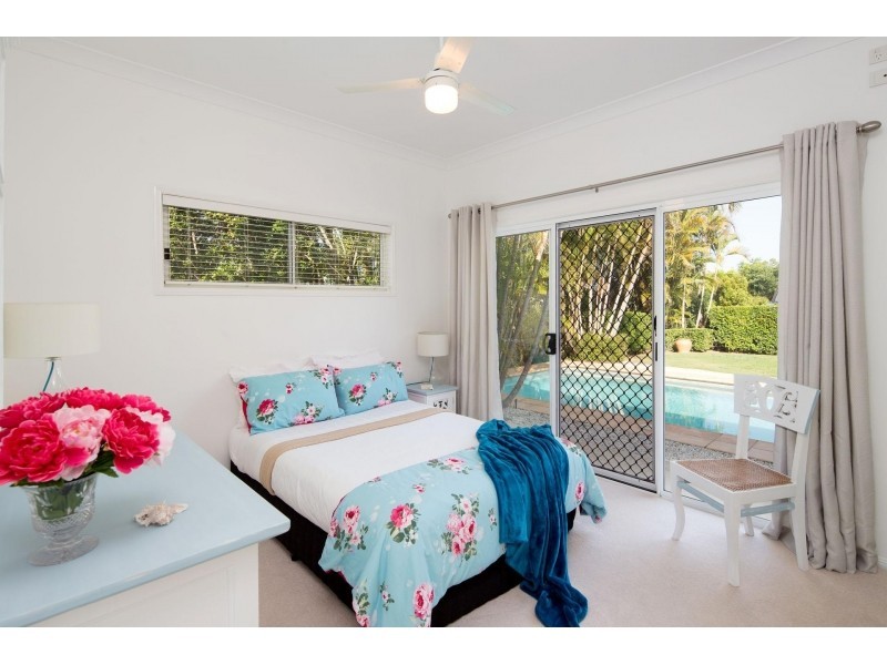 18 Ruth Miller Close, Fig Tree Pocket QLD 4069