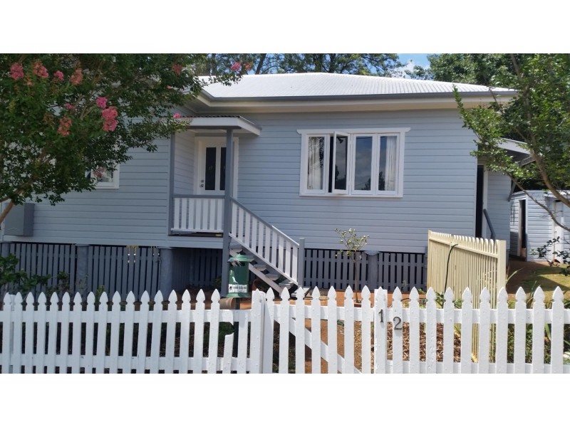 12 Peak Street, Harristown QLD 4350