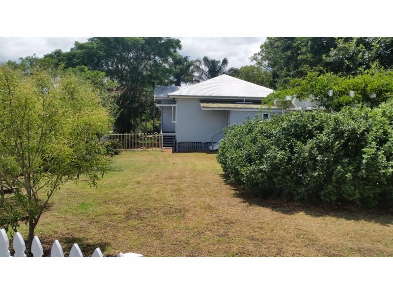 12 Peak Street, Harristown QLD 4350