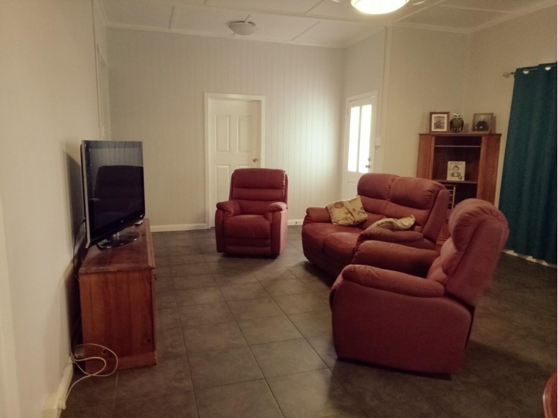 12 Peak Street, Harristown QLD 4350