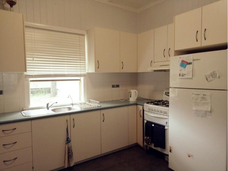 12 Peak Street, Harristown QLD 4350