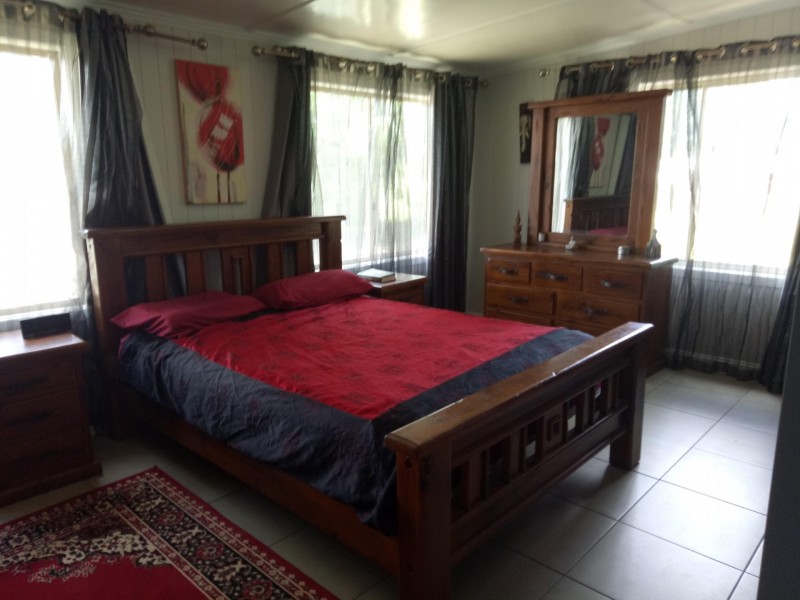 12 Peak Street, Harristown QLD 4350