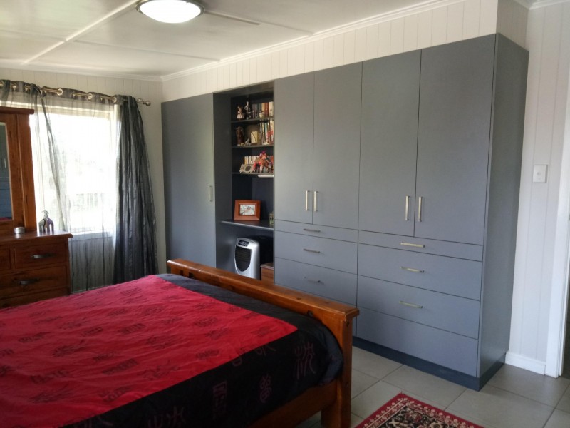 12 Peak Street, Harristown QLD 4350