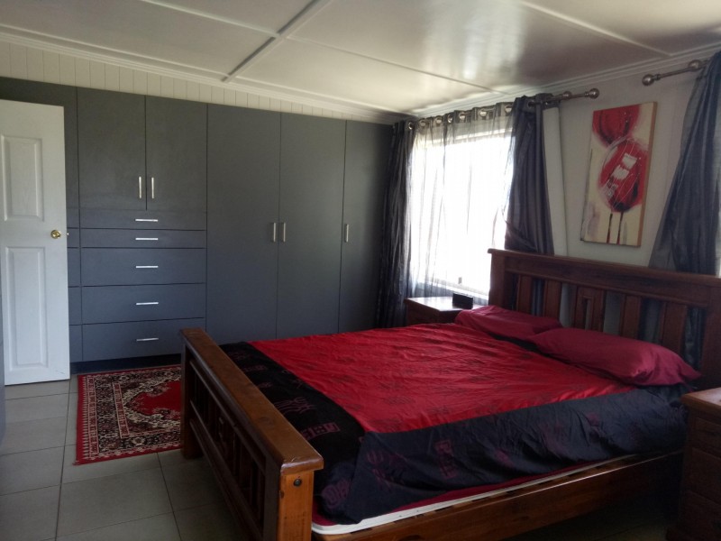 12 Peak Street, Harristown QLD 4350