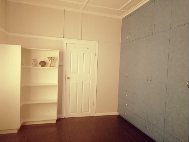 12 Peak Street, Harristown QLD 4350