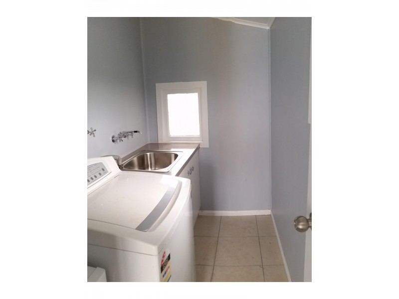 12 Peak Street, Harristown QLD 4350