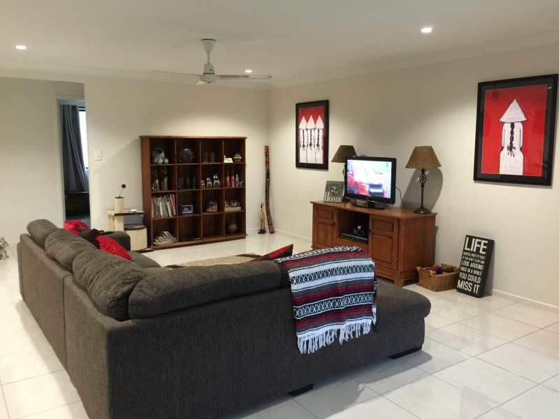 2 Lyndhurst Avenue, Emu Park QLD 4710