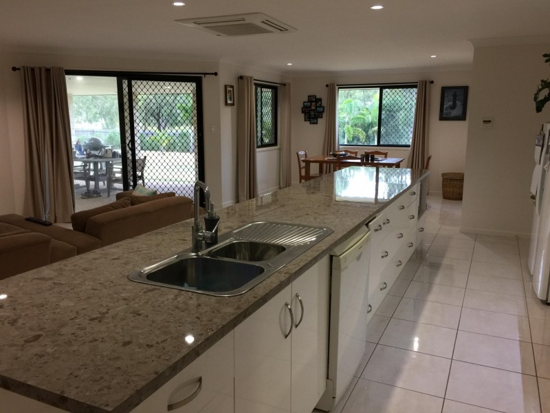 2 Lyndhurst Avenue, Emu Park QLD 4710