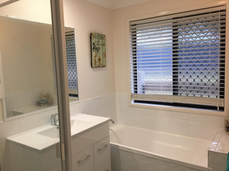 2 Lyndhurst Avenue, Emu Park QLD 4710