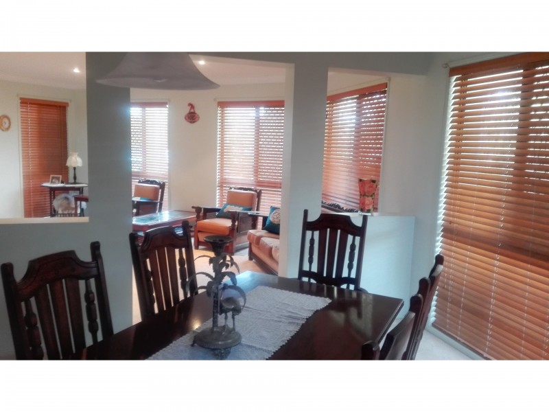 18 Lochside Drive, North Lakes QLD 4509