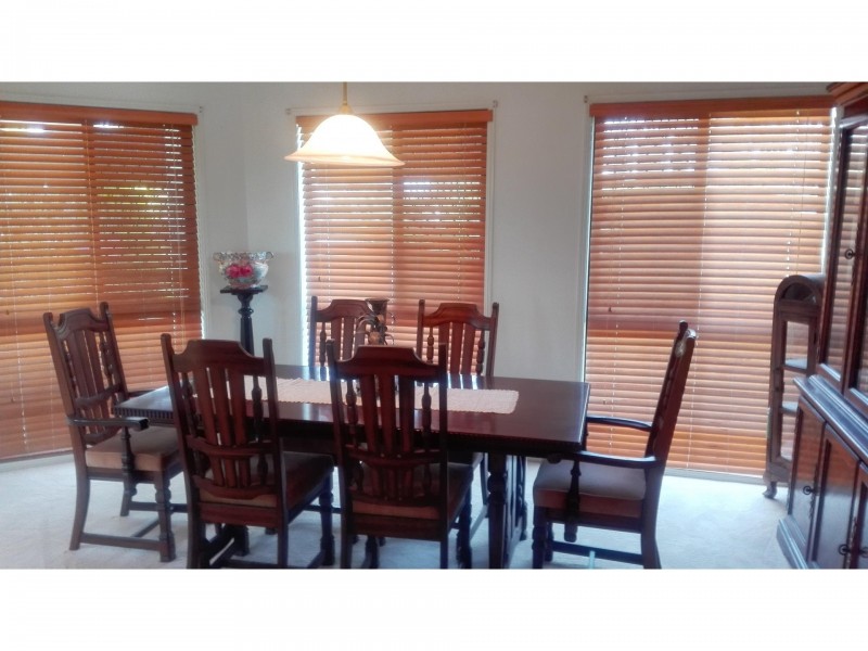 18 Lochside Drive, North Lakes QLD 4509