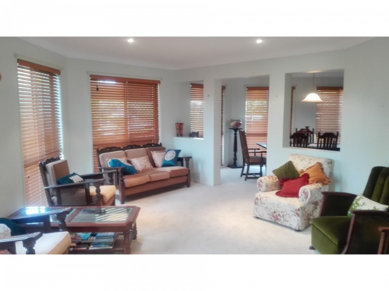 18 Lochside Drive, North Lakes QLD 4509