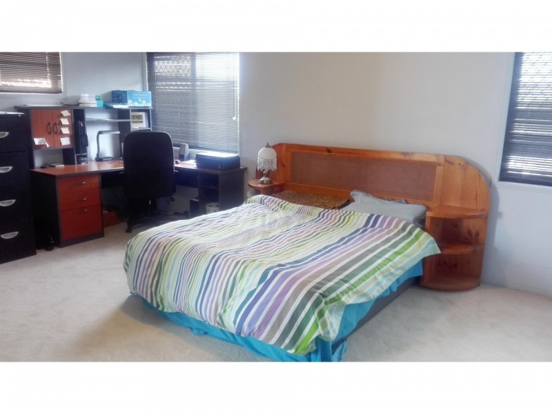 18 Lochside Drive, North Lakes QLD 4509