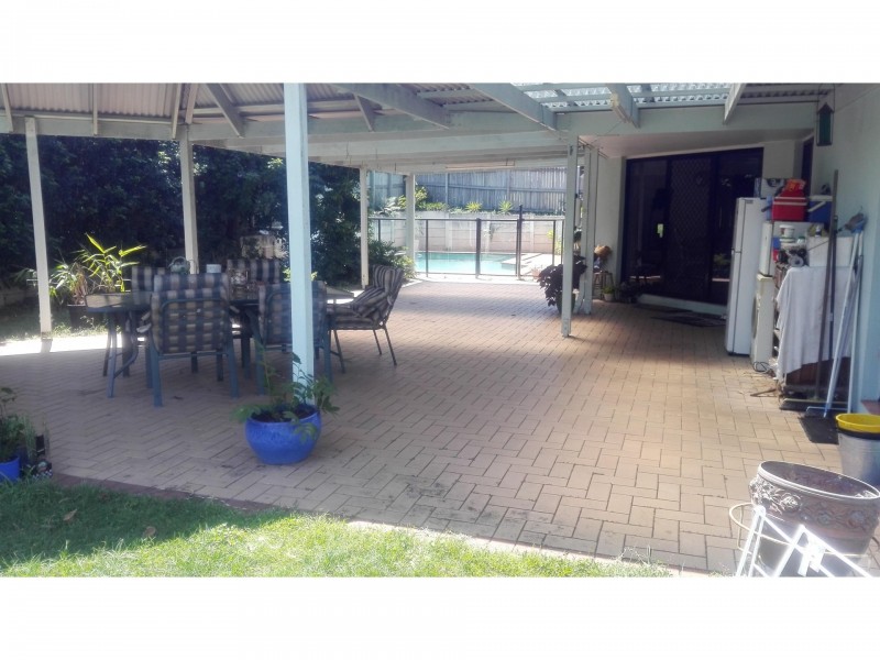 18 Lochside Drive, North Lakes QLD 4509