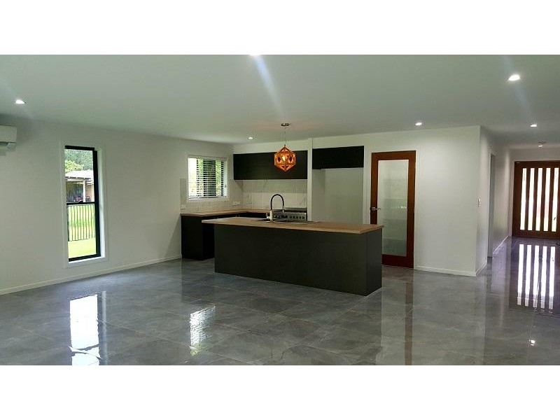 5 Hooper Court, Landsborough QLD 4550