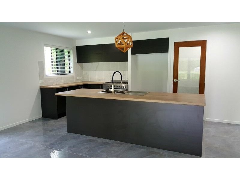 5 Hooper Court, Landsborough QLD 4550