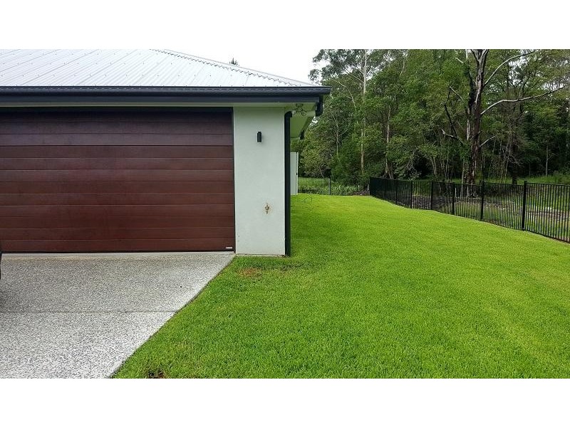 5 Hooper Court, Landsborough QLD 4550