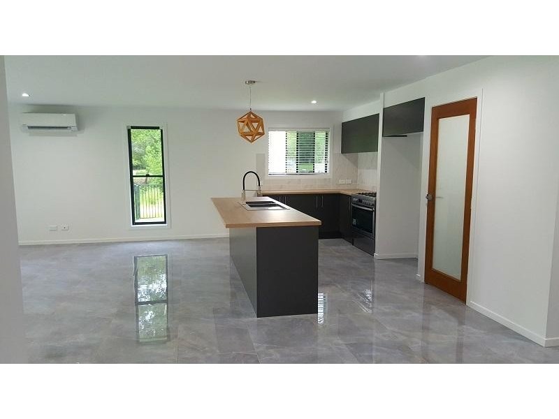 5 Hooper Court, Landsborough QLD 4550