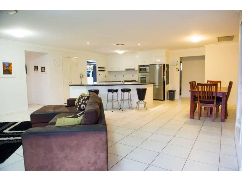 13 Daisy Place, Doolandella QLD 4077