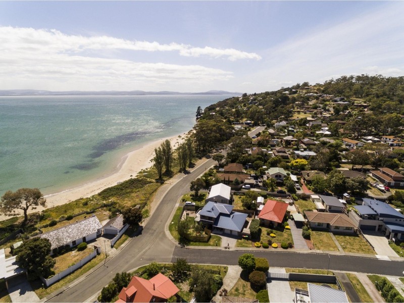 2 Wateredge Court, Lauderdale TAS 7021