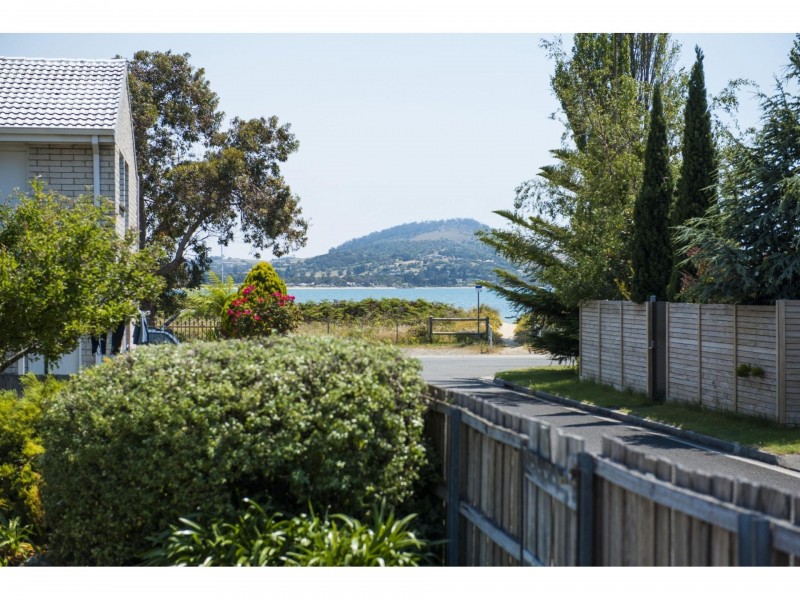 2 Wateredge Court, Lauderdale TAS 7021