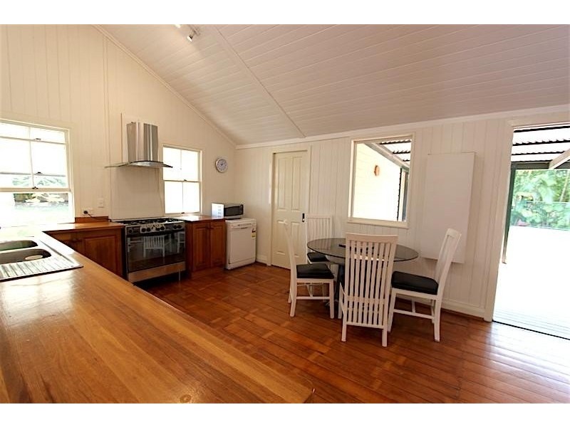 22 Hanworth Street, East Brisbane QLD 4169