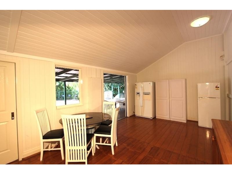 22 Hanworth Street, East Brisbane QLD 4169