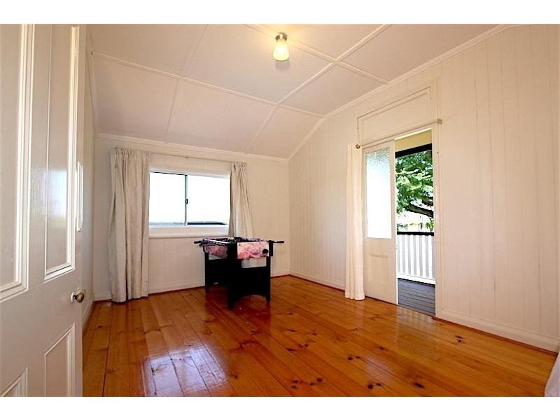 22 Hanworth Street, East Brisbane QLD 4169